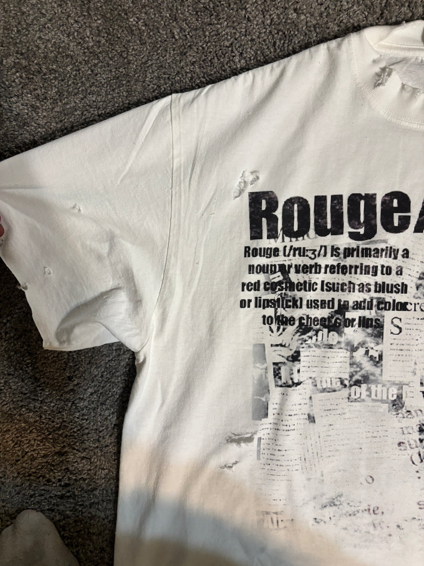 ROUGE NEWSPAPER TEE