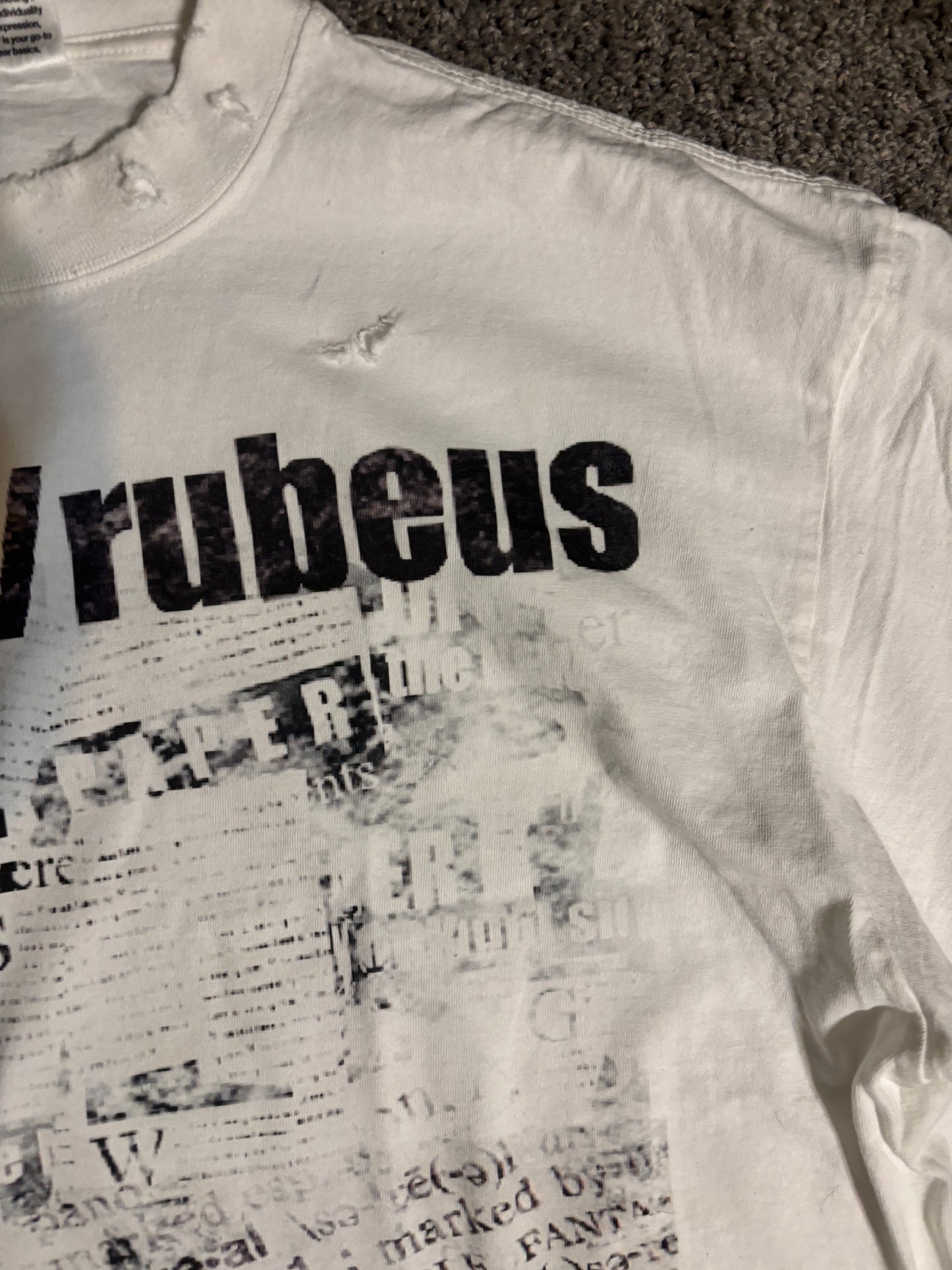 ROUGE NEWSPAPER TEE